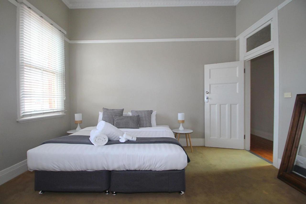 Apartamento Waterviews - Hidden Gem In Cbd - Sleeps 10 Wagga Wagga Exterior foto